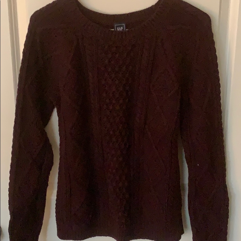 Gap sweater